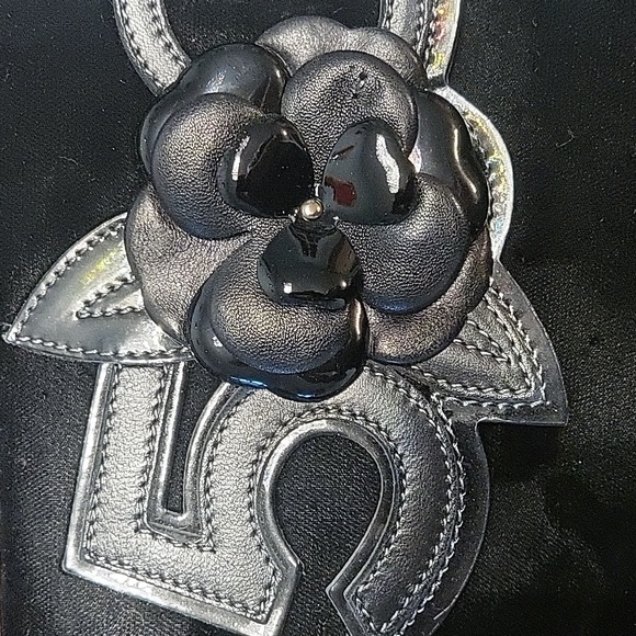 Chanel Camelia Single Chain Shoulder Bag Purse Black Velvet - Picture 4 of 12